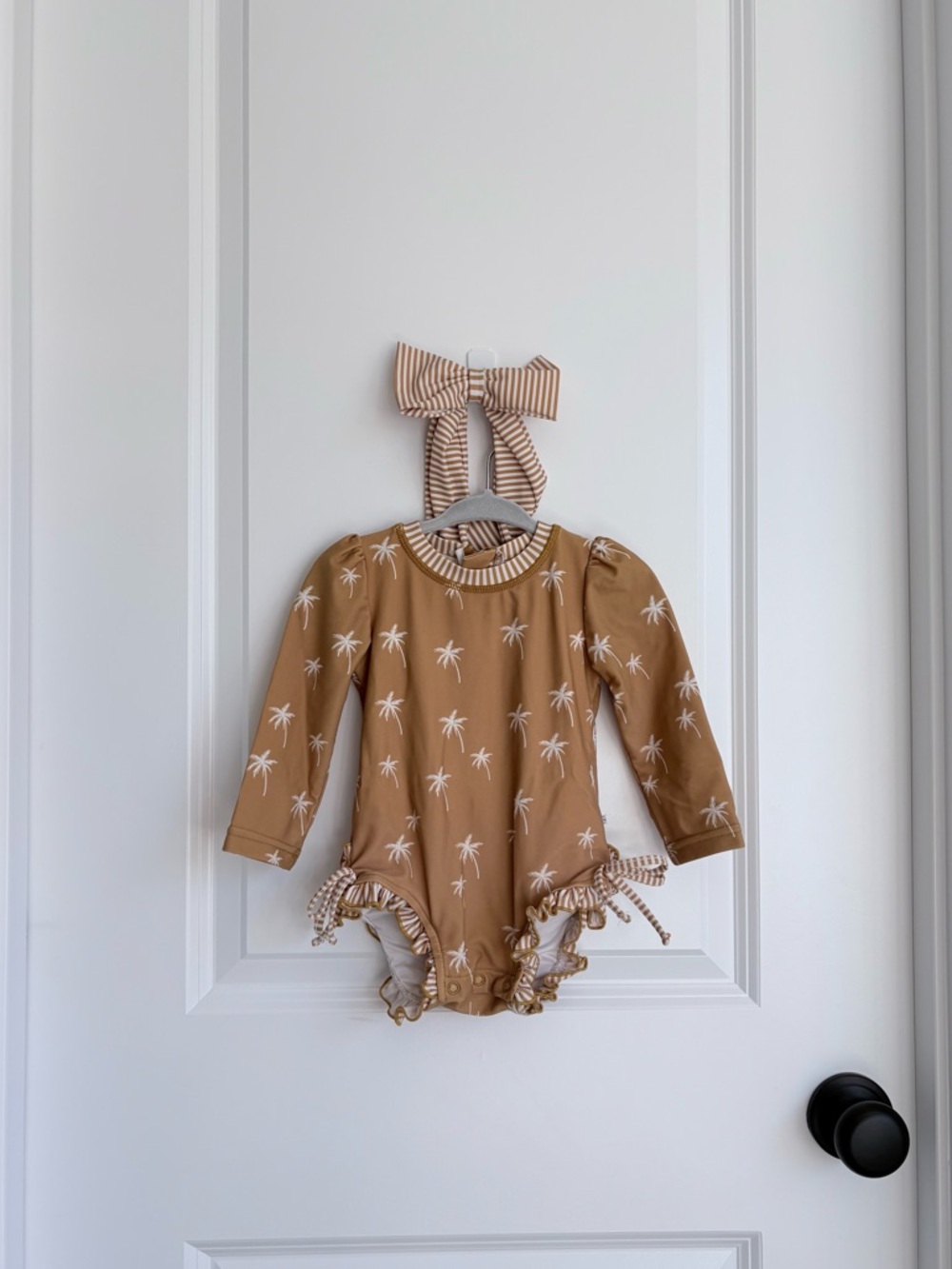 🌴Caden Lane Neutral Palm Long Sleeve Rash Guard Swimsuit & Matching Bow